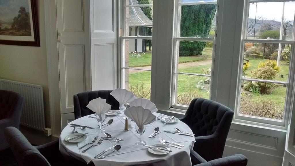Huntly Arms Hotel 阿博因 外观 照片